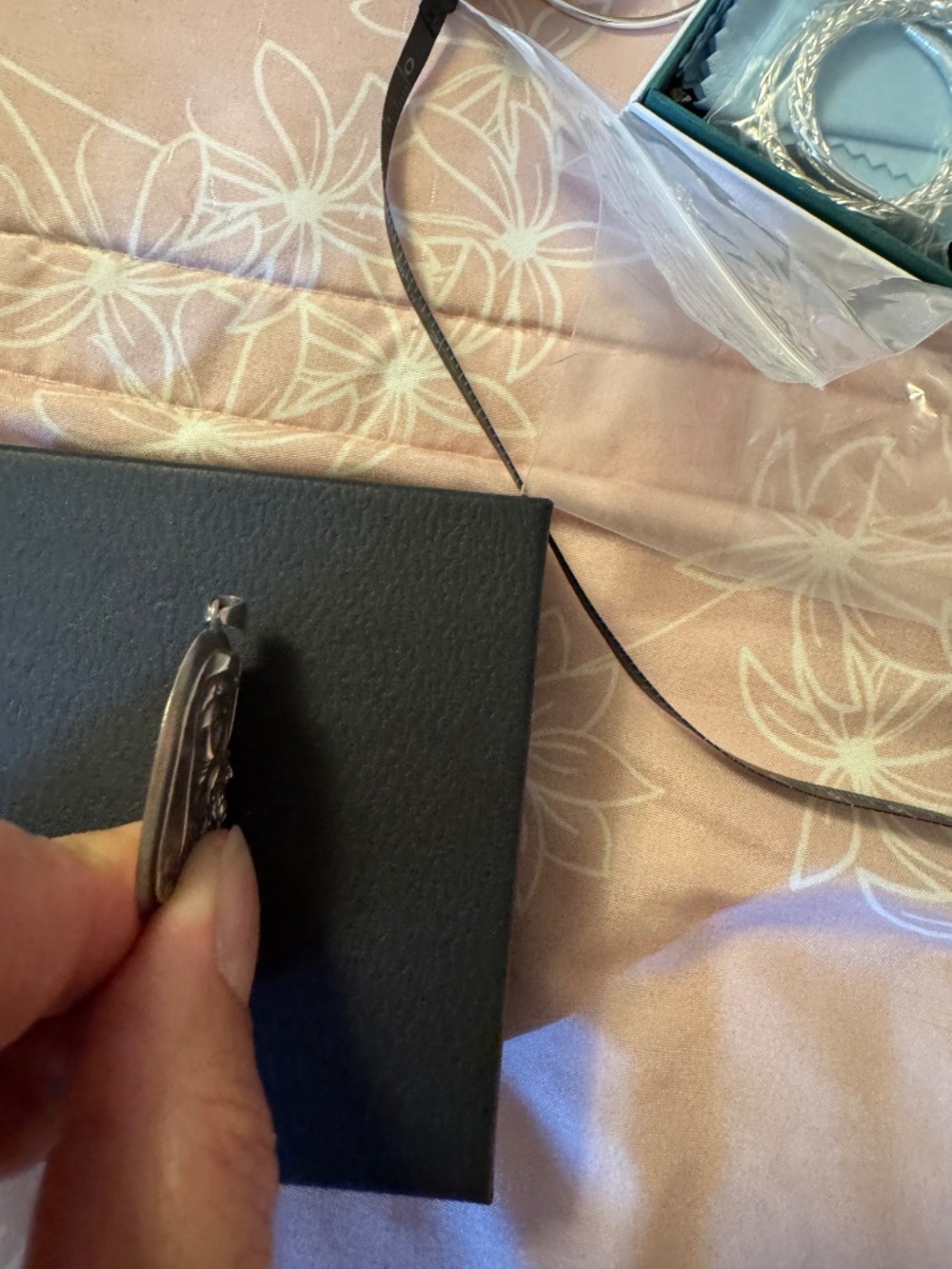 Virgin Mary Pendant Sterling Silver Large - Picture 7 of 10